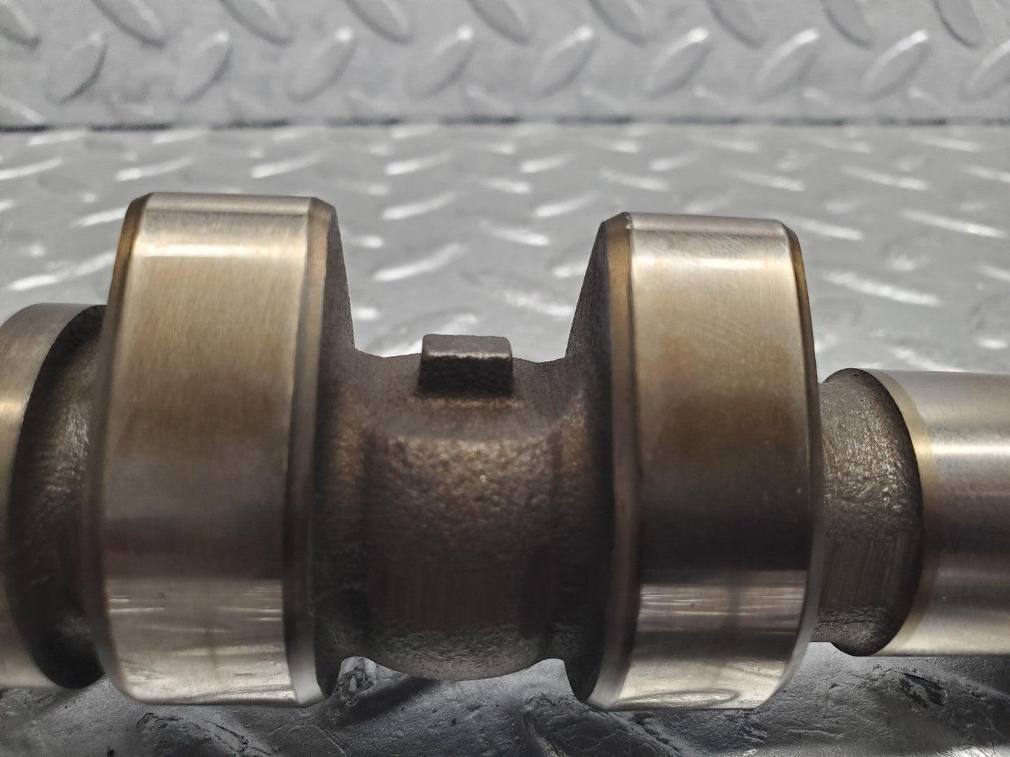 W124 Wagon camshaft exhaust side used OEM