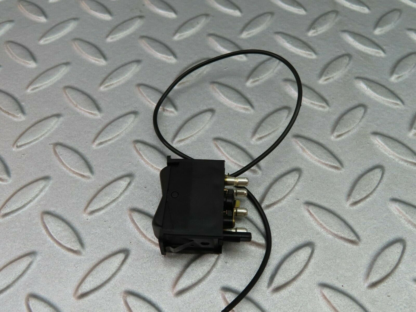 5804 Mercedes-Benz W123 200 Rear Window Defroster Switch 0008206110