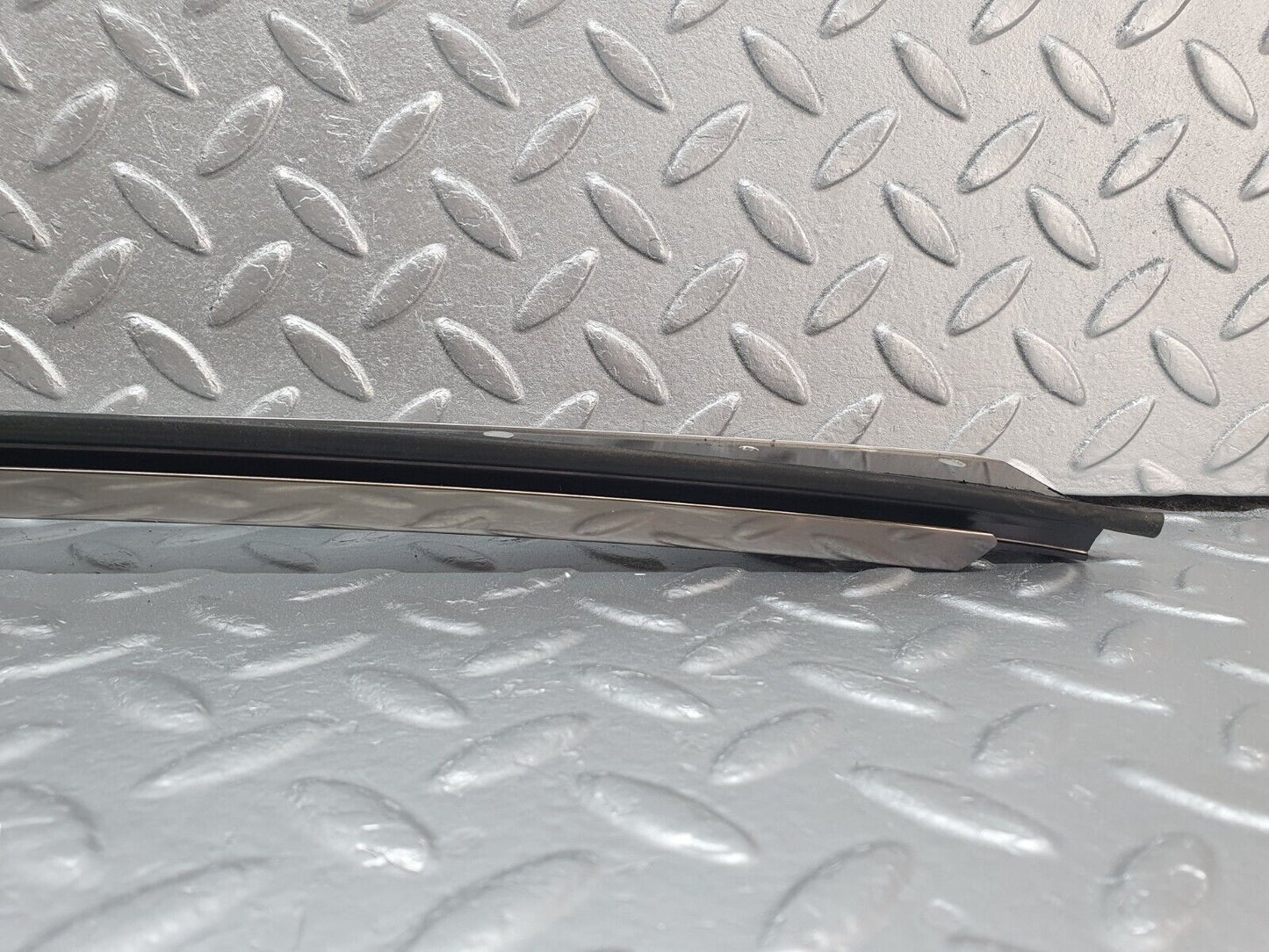 42449 Mercedes-Benz R129 320SL Coupe A Pillar Chrome Trim Cover Right