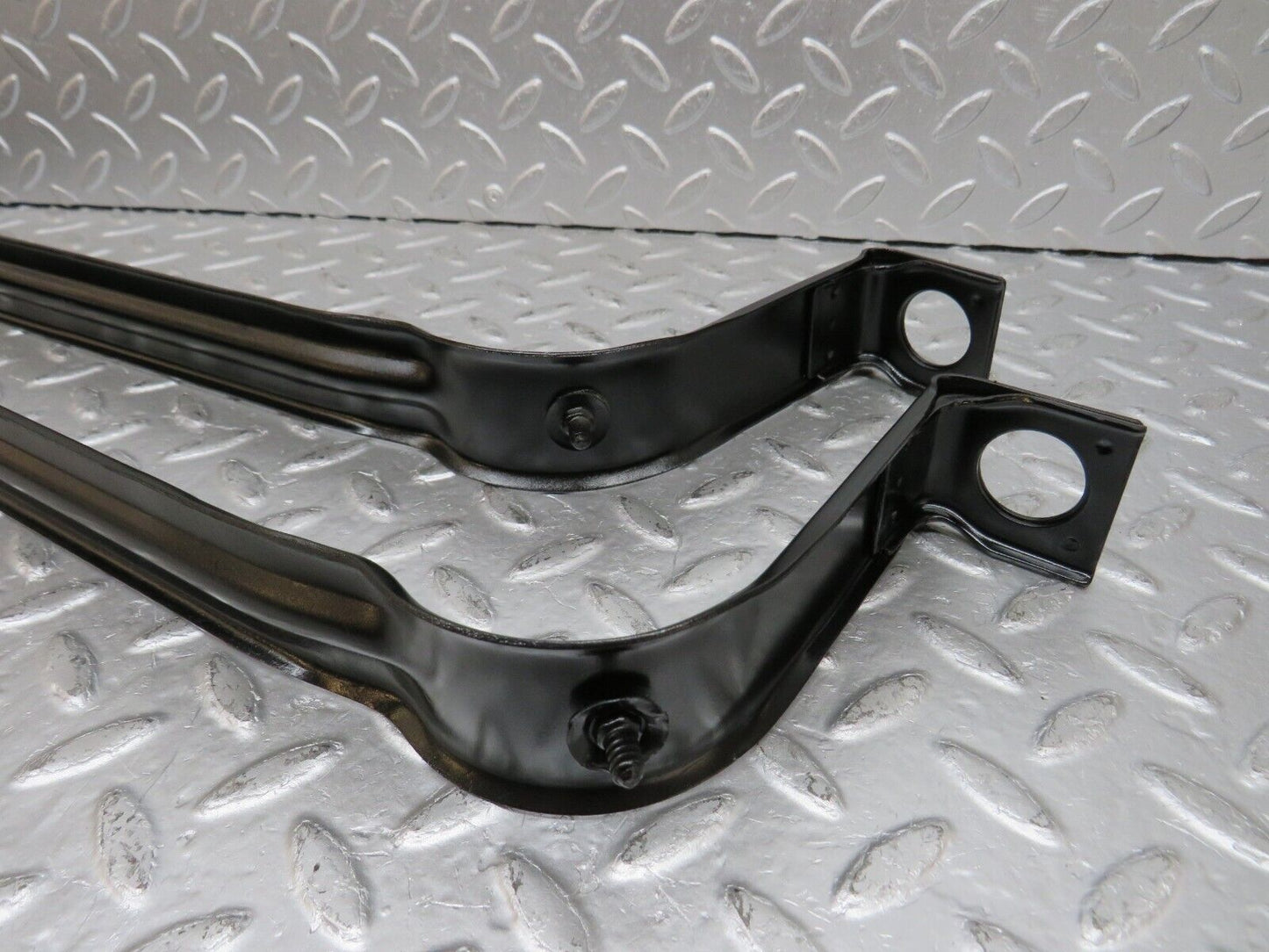 33393 Mercedes-Benz W202 C180 Fuel Tank Tightening Strap 2024700740
