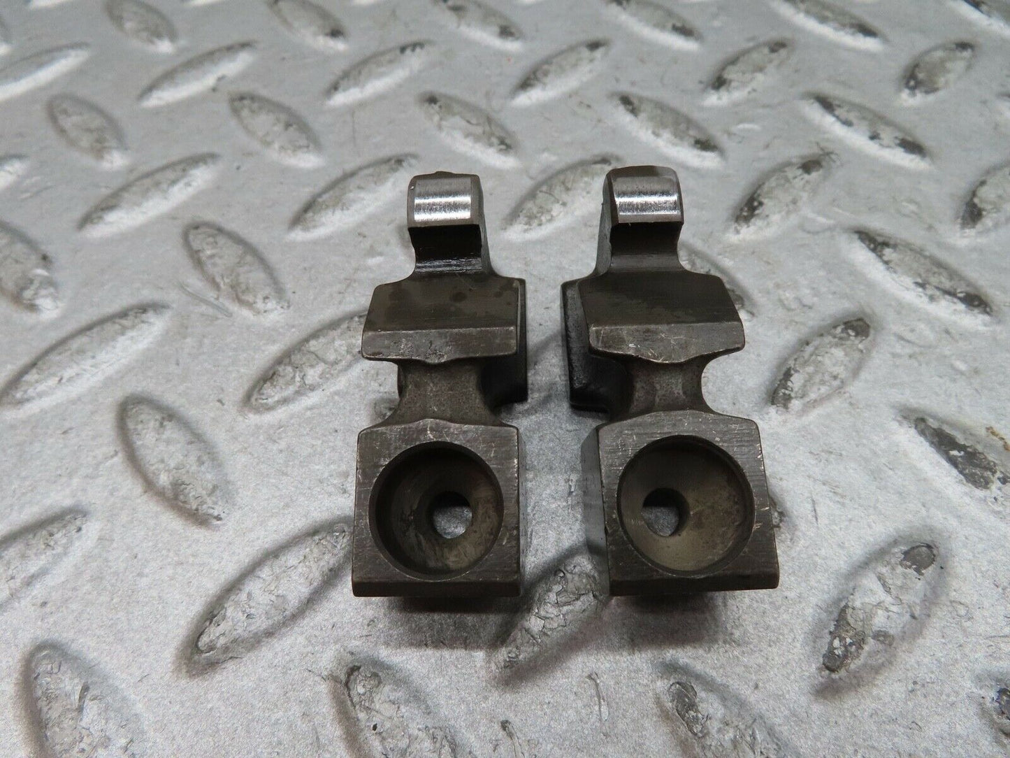 17863 Mercedes-Benz W116 450SEL Valve Rocker Arm