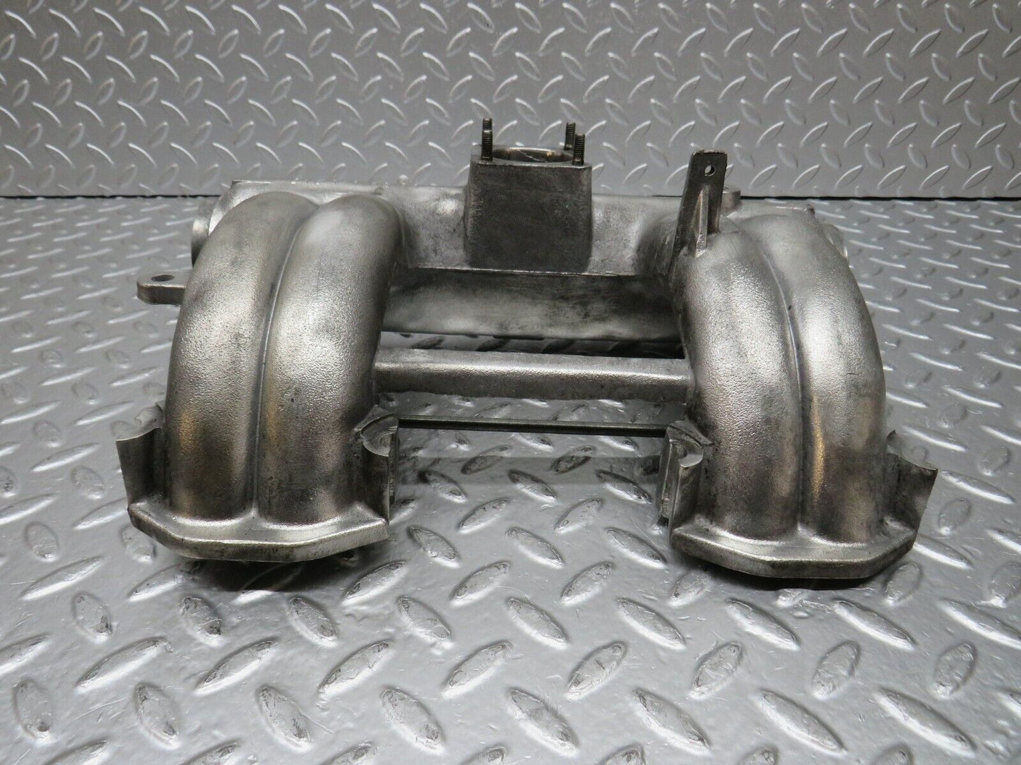 31142 Mercedes-Benz W123 200D Wagon Intake Manifold 6151410201