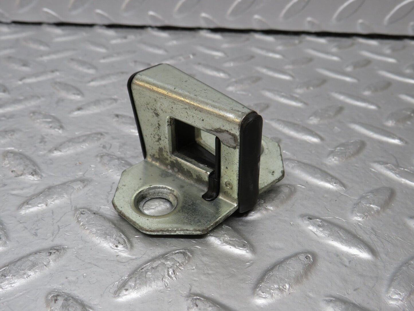 34893 Mercedes-Benz W210 320E Door Lock Latch