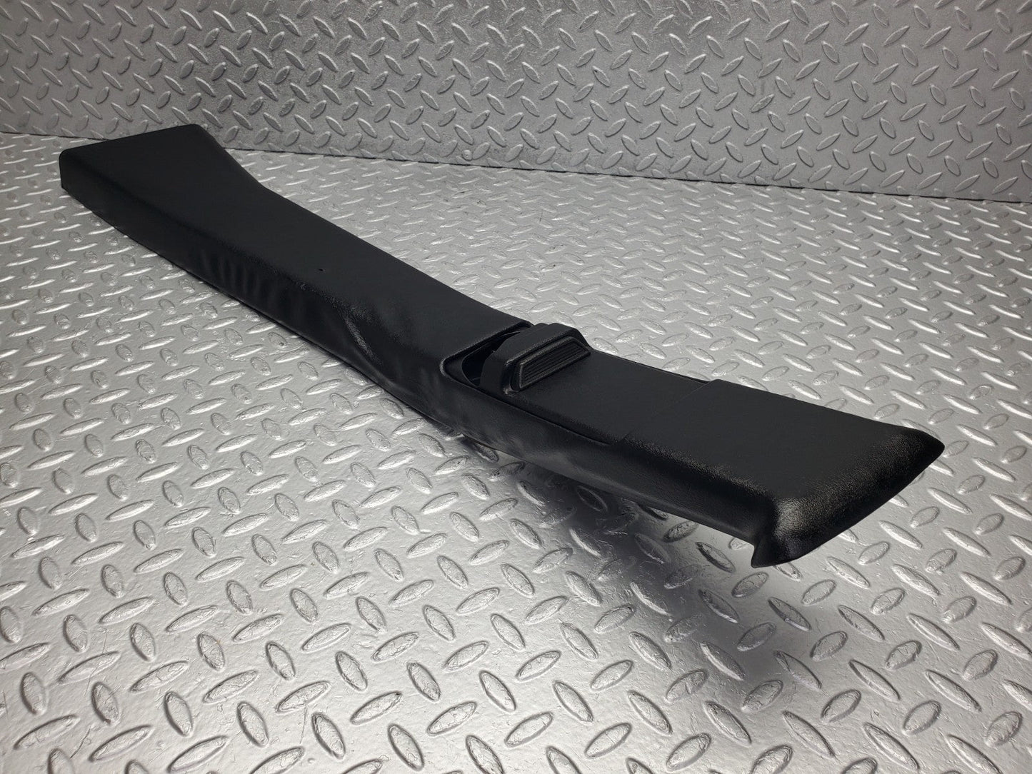 W201 Baby Benz b pillar cover left used OEM