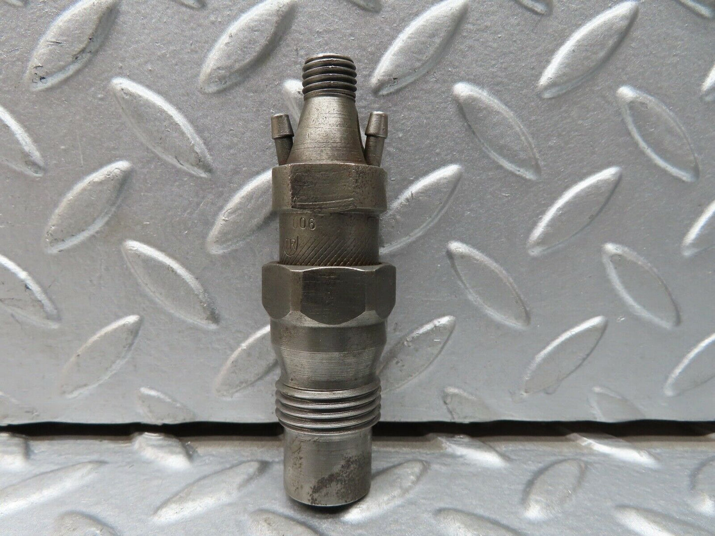 19254 Mercedes-Benz W123 300D Fuel Injector Bosch KCA30SD27/4