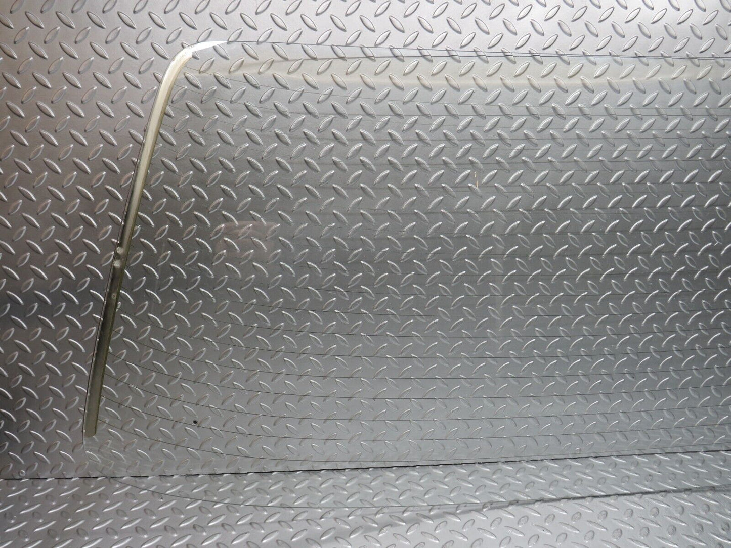 31104 Mercedes-Benz W123 200D Rear Heated Windscreen