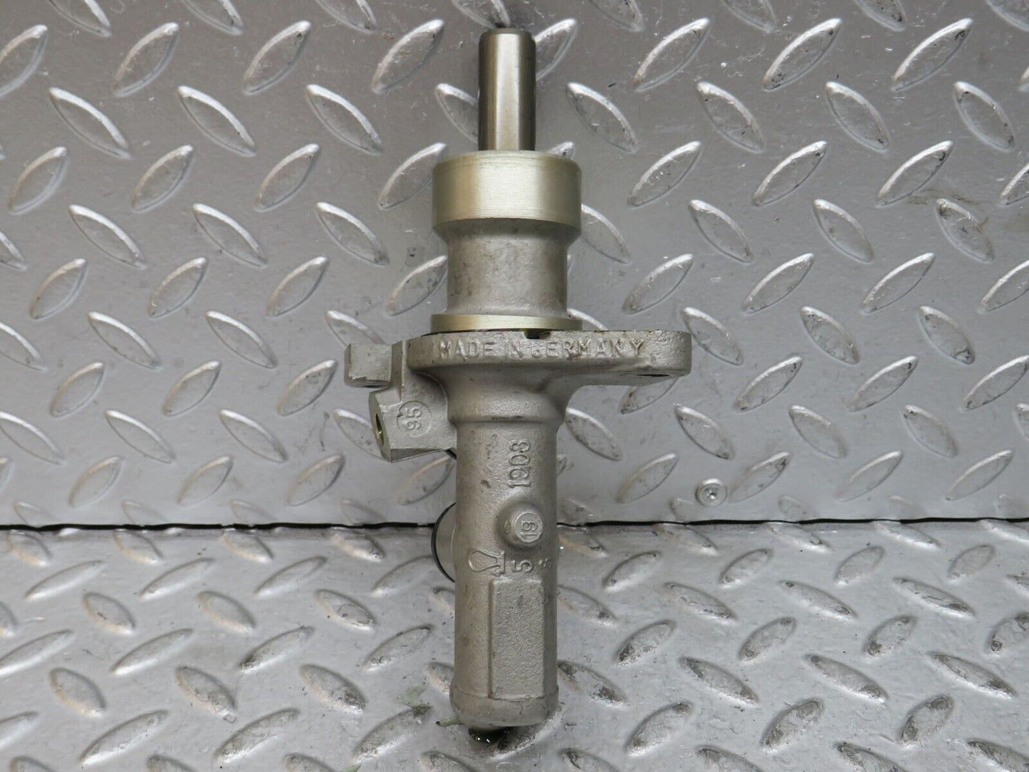29047 Mercedes-Benz C124 320CE Coupe Brake Master Cylinder Lucas