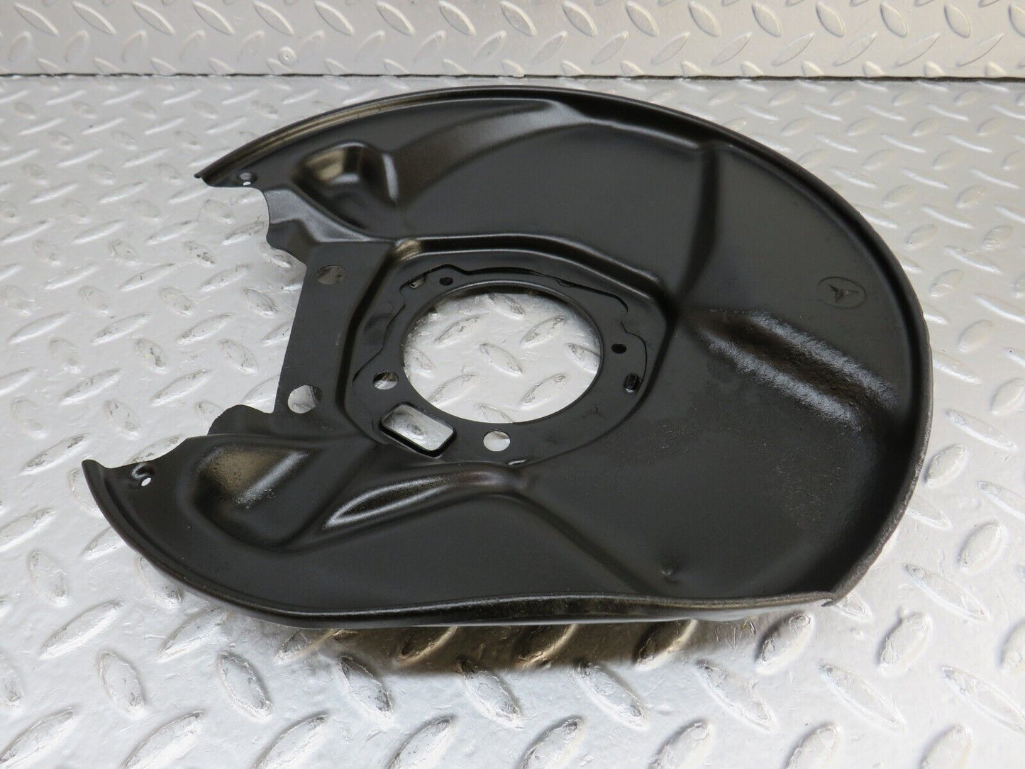 36785 Mercedes-Benz W201 190E Rear Brake Disc Protection Plate