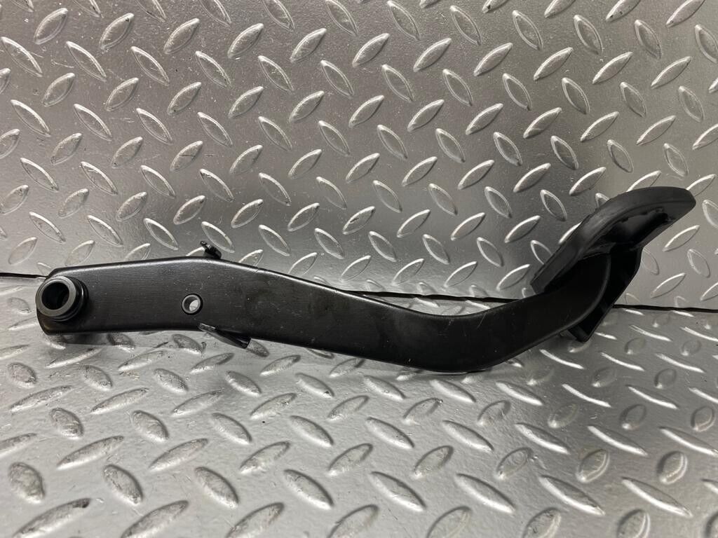 27766 Mercedes-Benz S124 300TE Wagon Brake Pedal With Rubber 1232910082