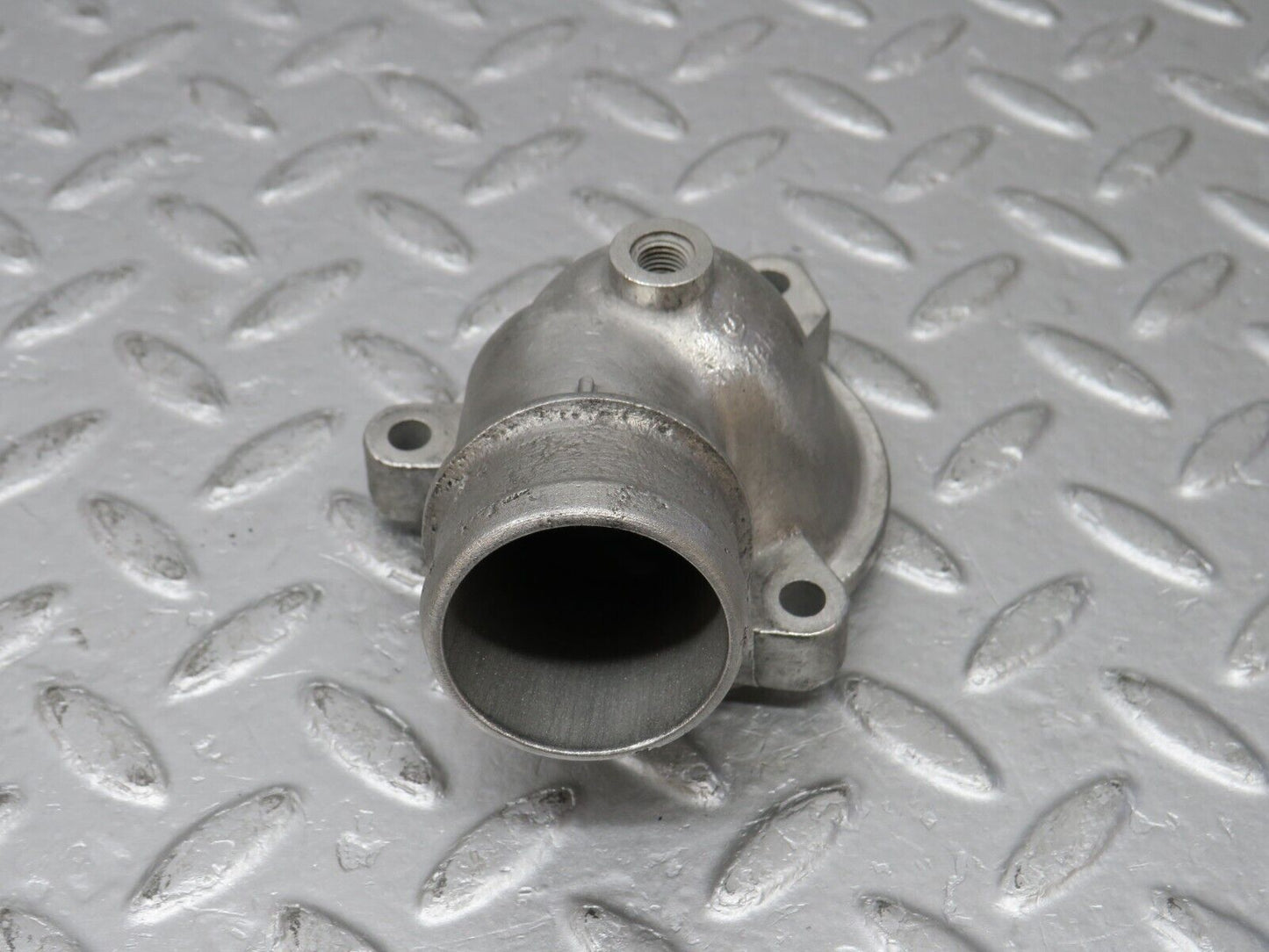 38931 Mercedes-Benz W201 190E Thermostat Housing 1032030274