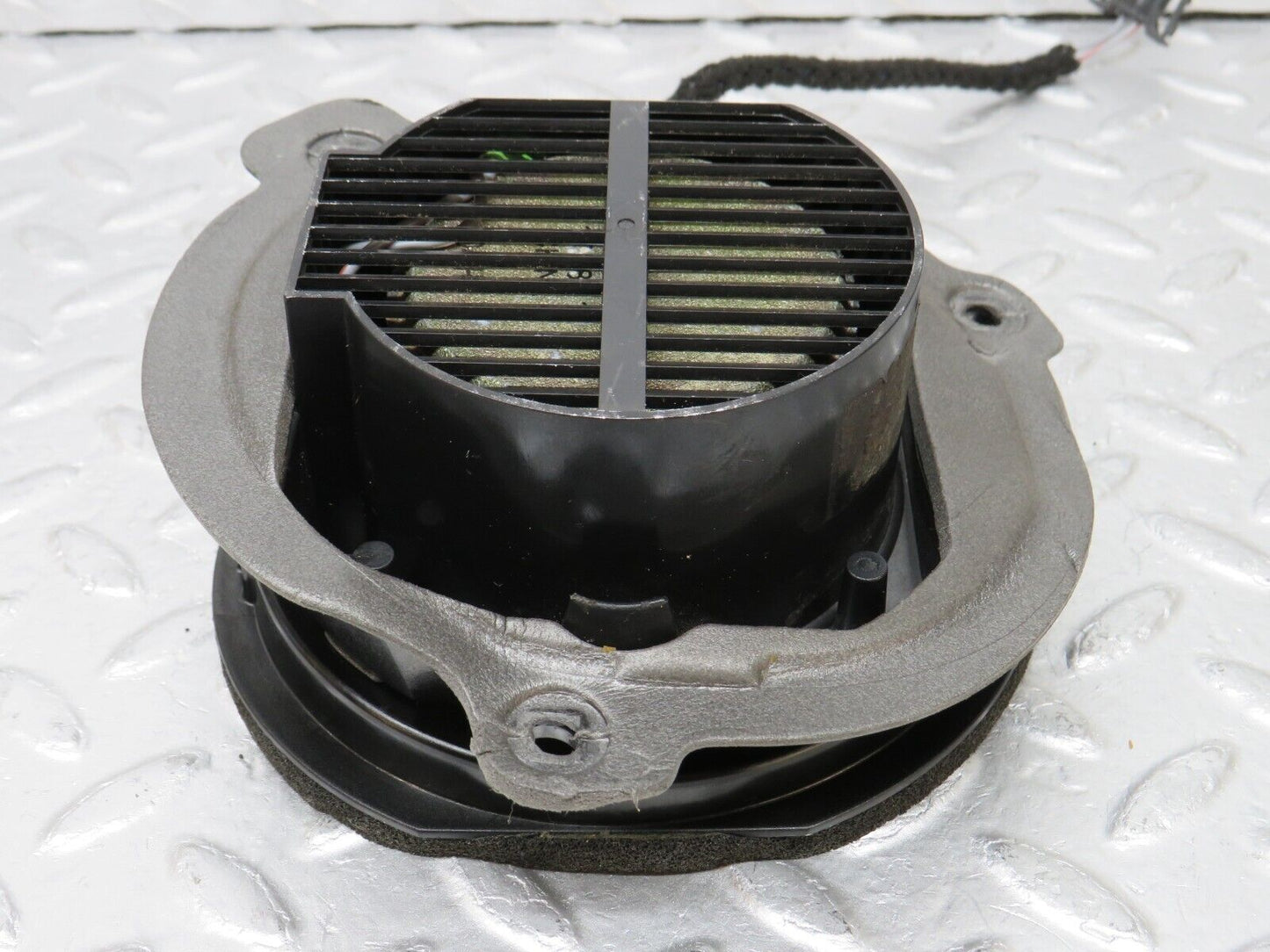 34722 Mercedes-Benz W210 320E Rear Right Door Speaker 2108274014 2108273614