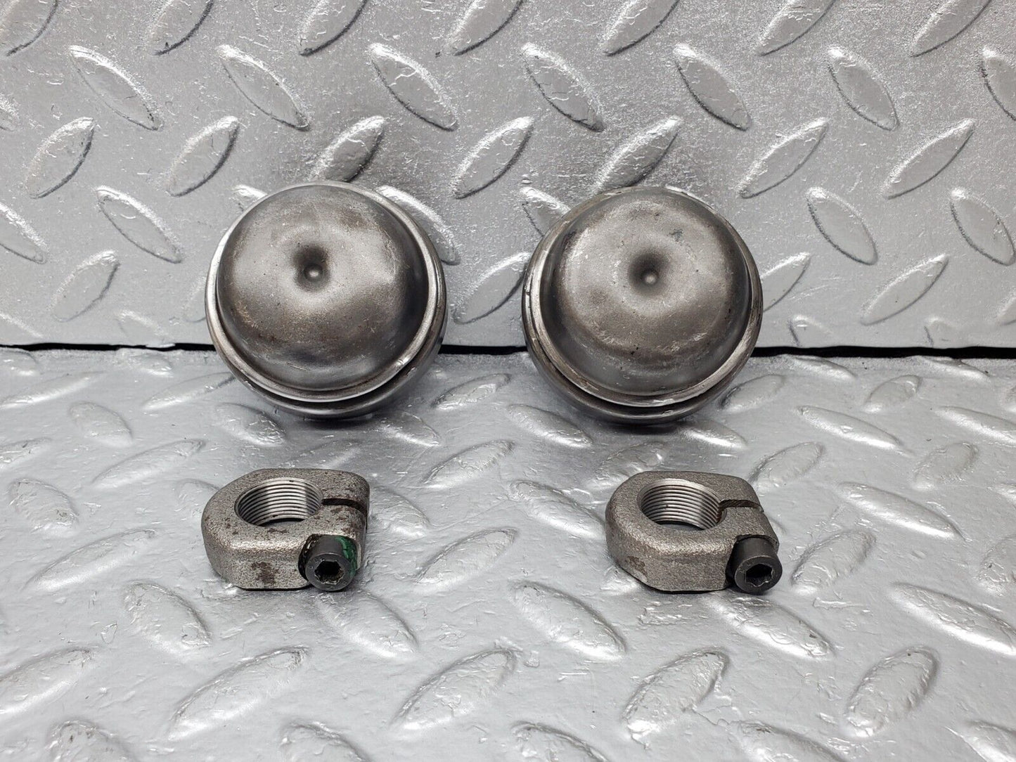 44489 Mercedes-Benz W123 280E Wheel Hub Locking Cap