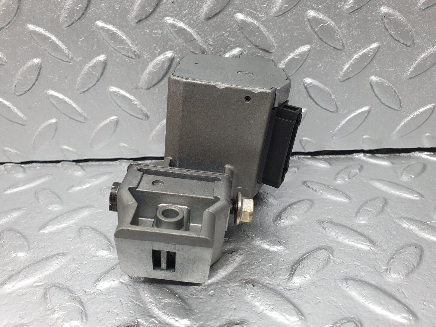 41860 Mercedes-Benz W202 C200 Steering Column Ignition Lock