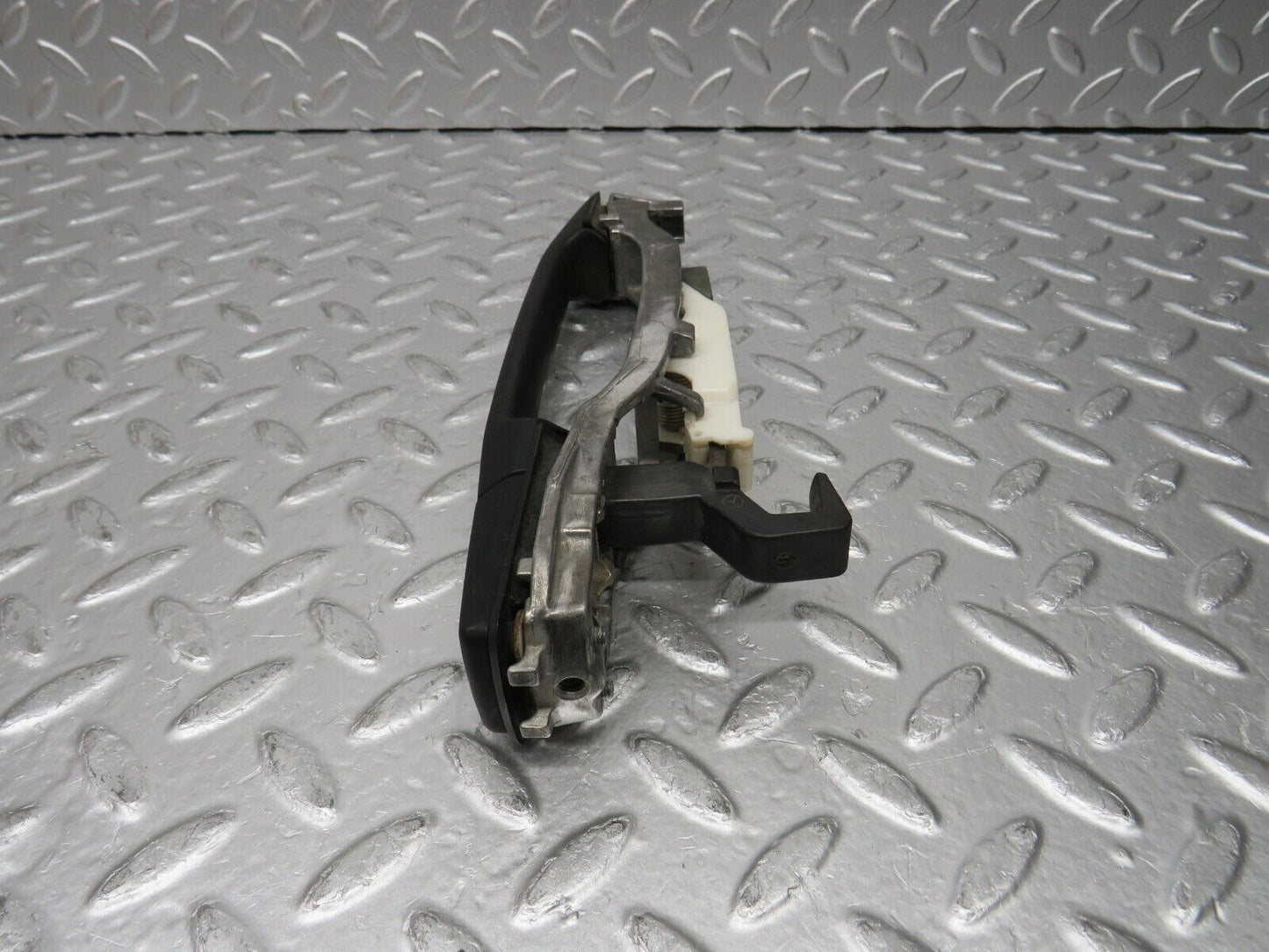 31373 Mercedes-Benz S124 220TE Rear Left Exterior Door Handle