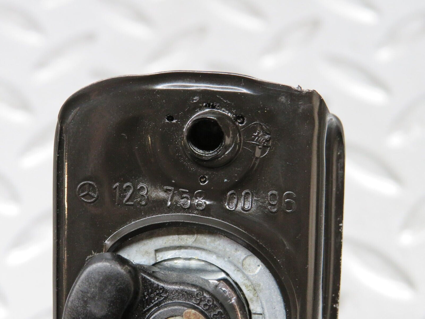 29848 Mercedes-Benz W123 230E Trunk Lock With Key