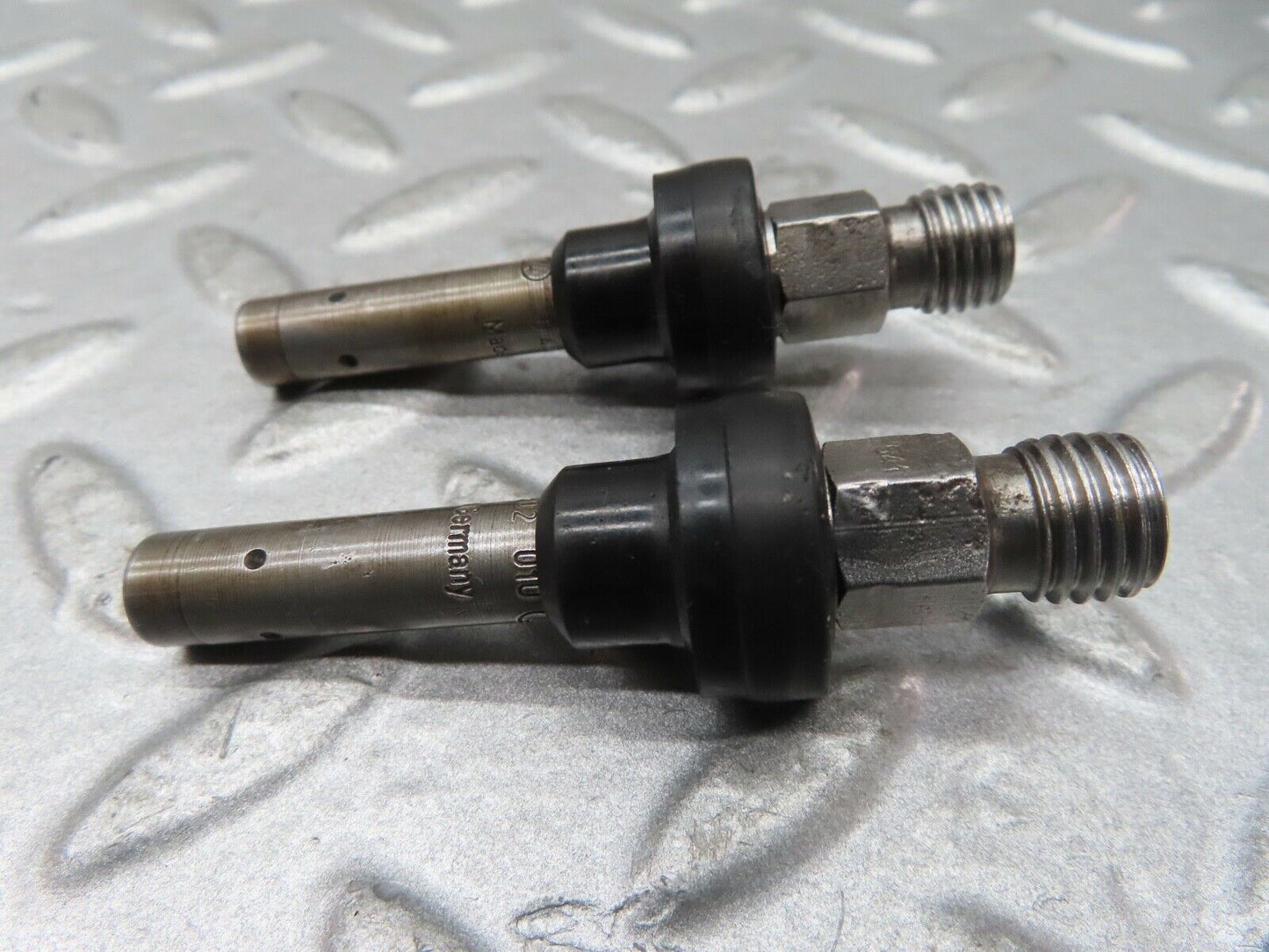 16950 Mercedes-Benz C123 280CE Coupe 2x Fuel Injectors Bosch 0437502010