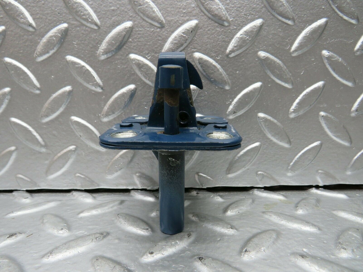23025 Mercedes-Benz C123 230CE Coupe Wagon Bonnet Lock Catch