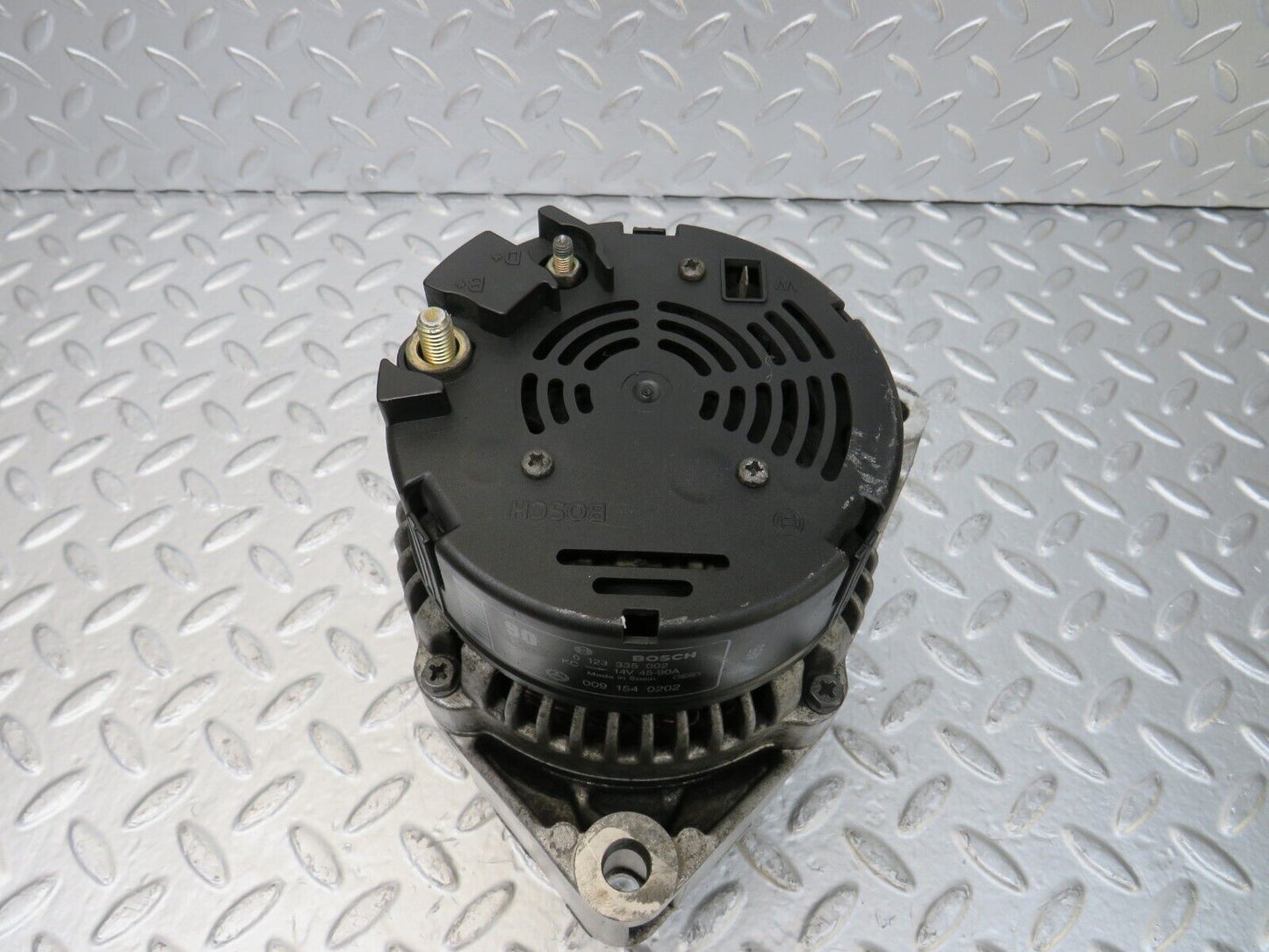 25765 Mercedes-Benz W124 280E Generator Alternator Bosch 0123335002 0091540202