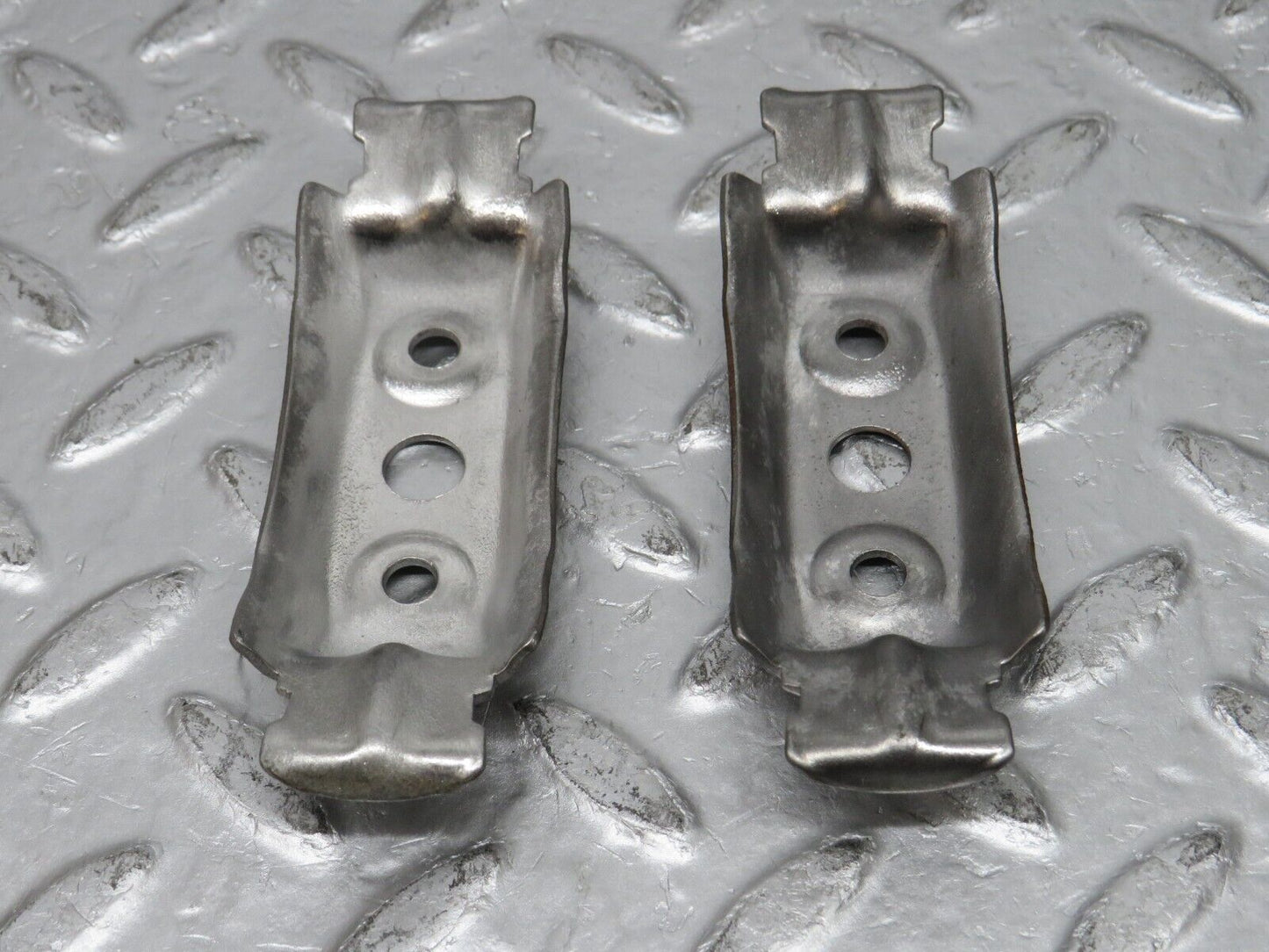 32607 Mercedes-Benz S124 300TE Wagon Fuel Pump Fuel Filter Bracket Holder