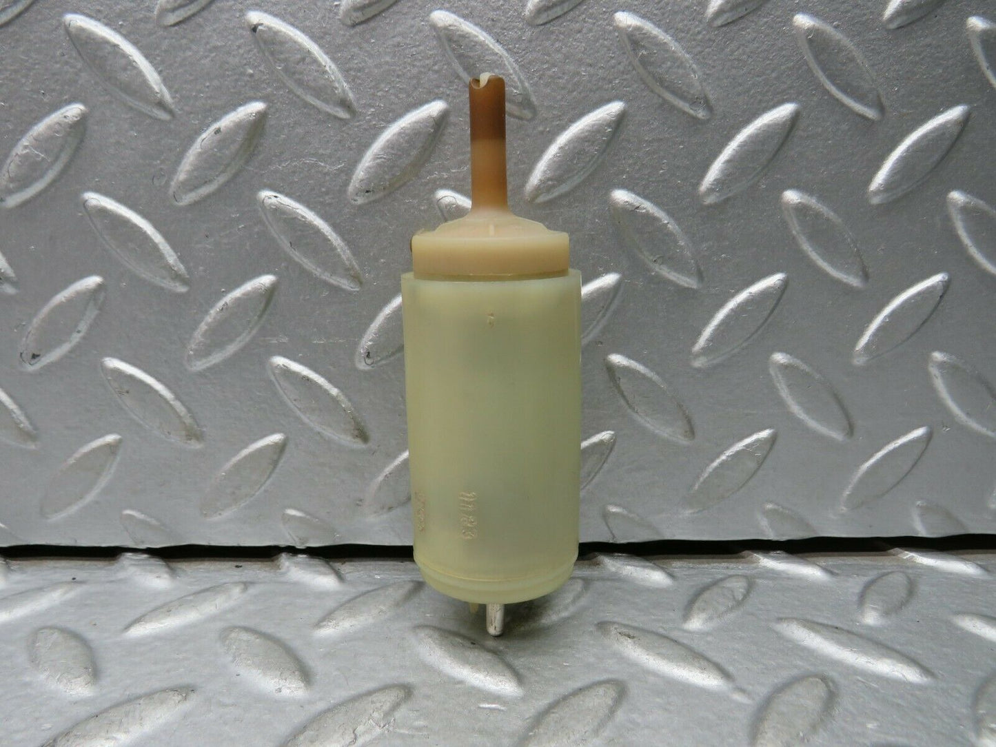 22142 Mercedes-Benz S123 280TE Wagon Windscreen Washer Pump