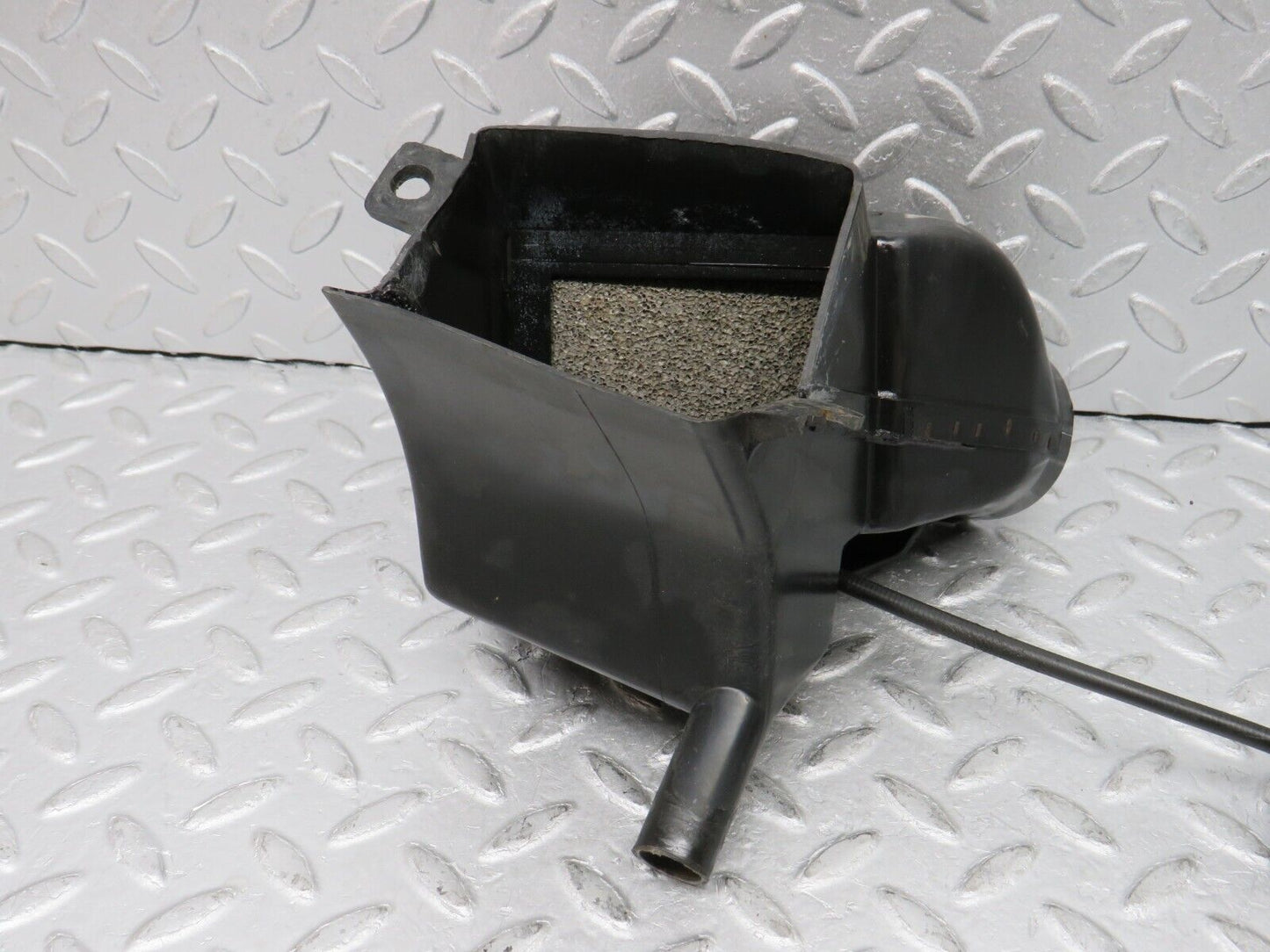 35913 Mercedes-Benz W108 Air Vent Control Left Side 1088301145