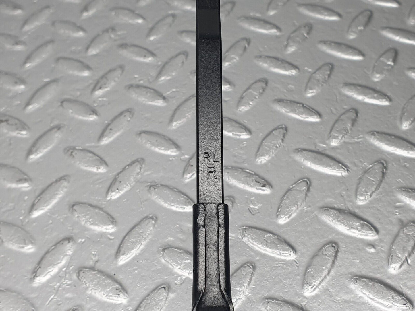 40730 Mercedes-Benz W123 300D Wiper Arm Bosch Right Side 3399990553