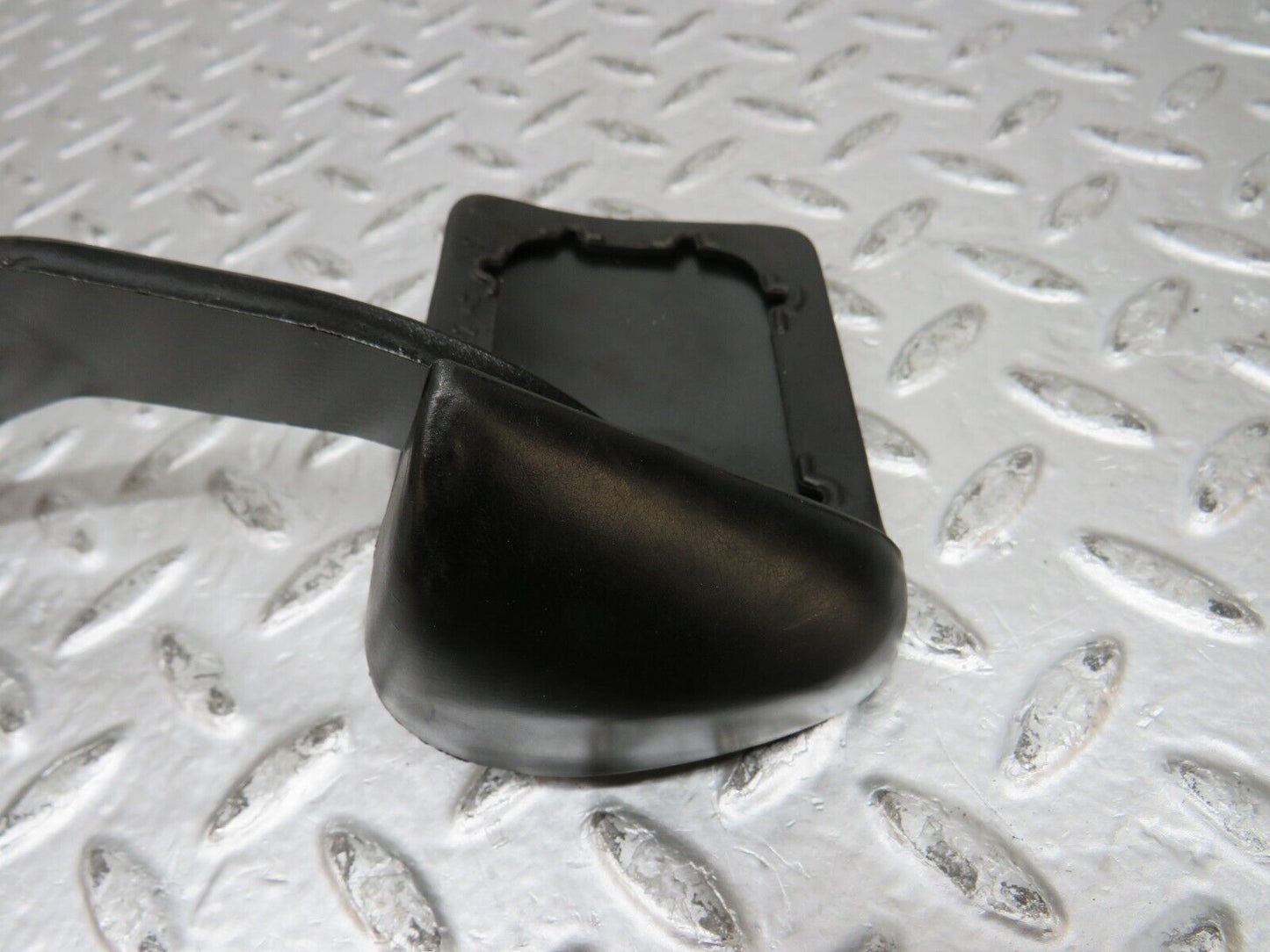 32136 Mercedes-Benz W123 230E Brake Pedal With Rubber 1232910082