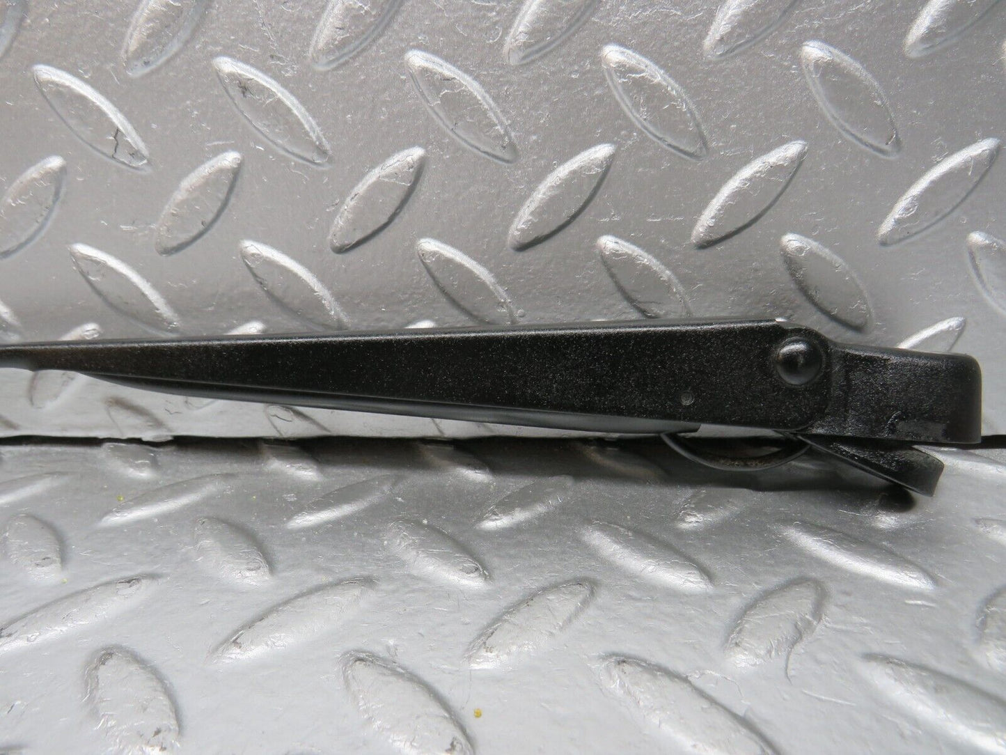 31161 Mercedes-Benz W123 200D Wiper Arm Bosch Left Side
