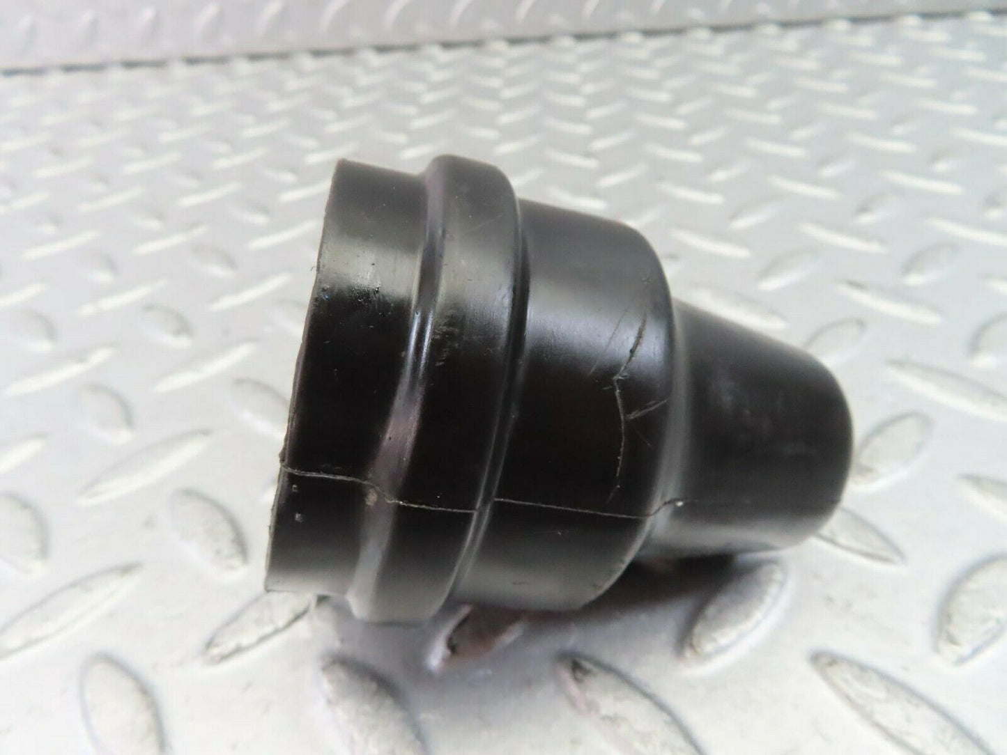 9710 Mercedes-Benz C123 280CE Coupe Ignition Coil Protective Cap 0001581785