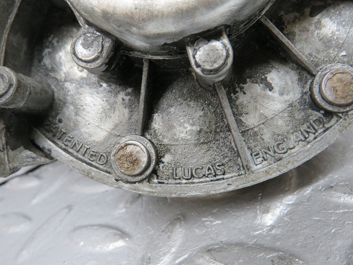 40362 Mercedes-Benz W110 230 Horn Lucas