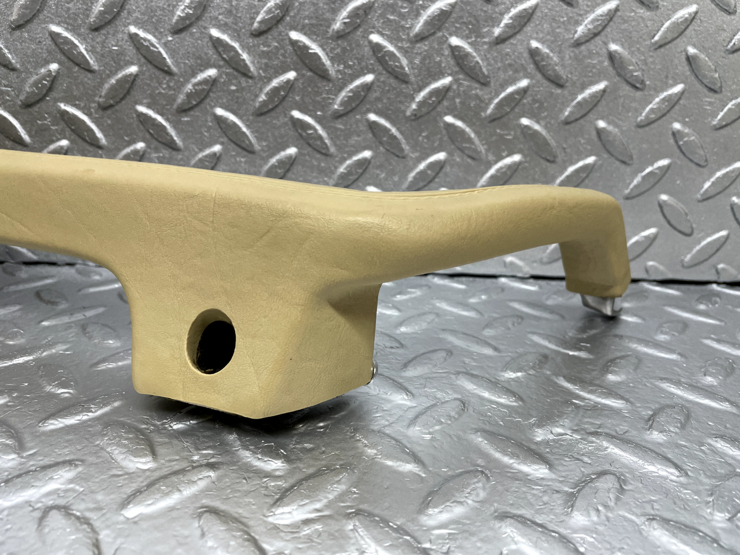 44261 Mercedes-Benz W123 280E Interior Door Handle Beige Left 1239701701