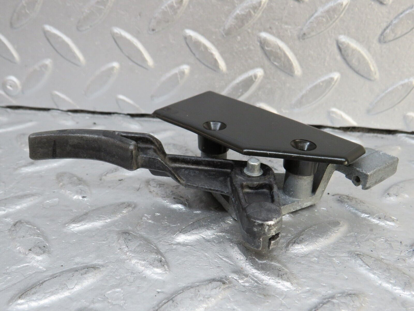 37045 Mercedes-Benz C126 420SEC Coupe Hood Opener Bonnet Release