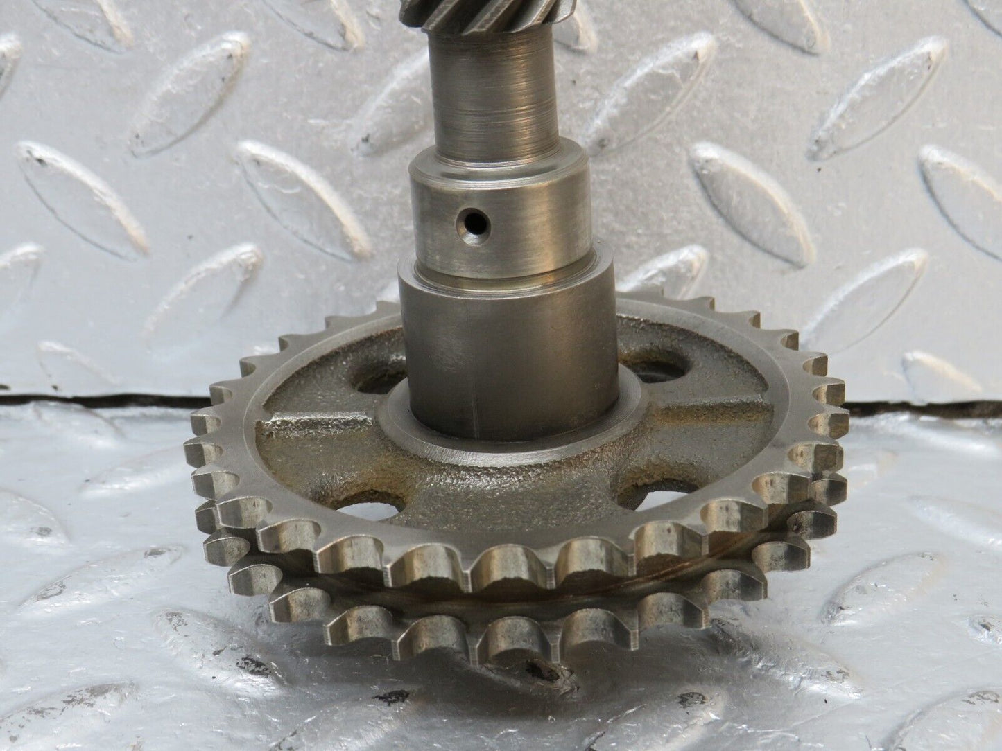 39935 Mercedes-Benz R107 350SL Camshaft Intermediate Timing Gear 1161570414