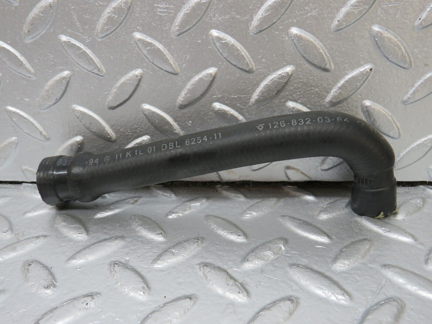 34405 Mercedes-Benz C126 380SEC Coupe Heater Hose Pipe 1268320294 1268320394
