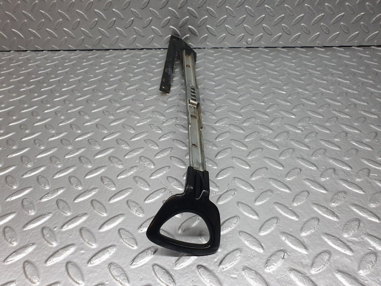 43095 Mercedes-Benz W108 280SE Front Right Seat Side Sliding Adjust Handle