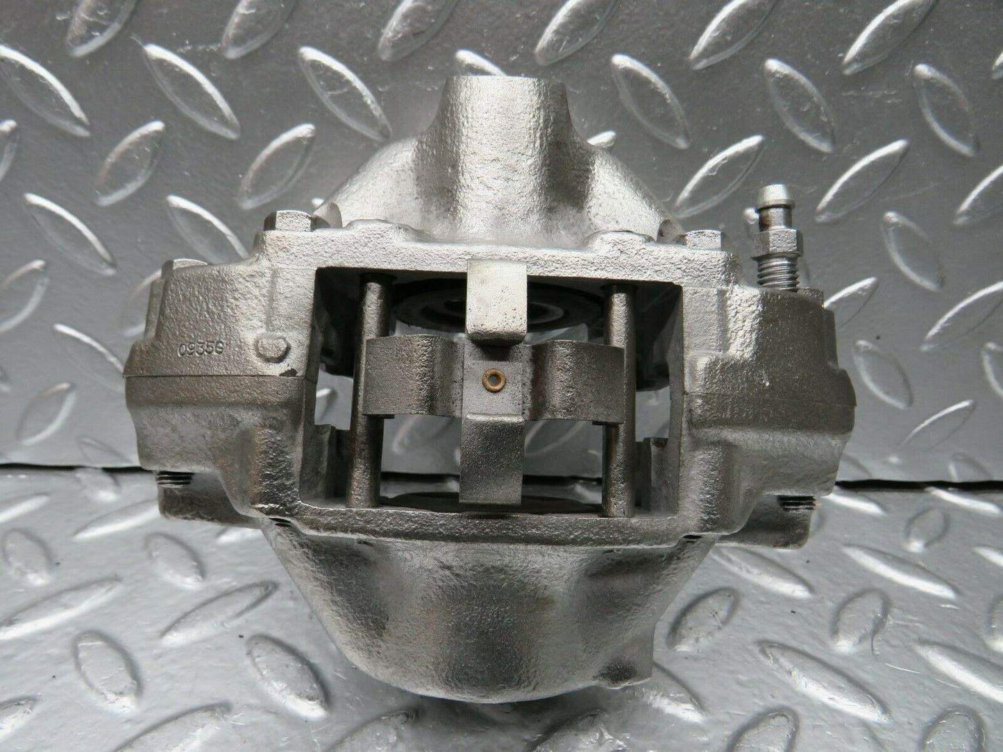 22412 Mercedes-Benz C124 E220 Coupe Rear Right Brake Caliper Lucas 42