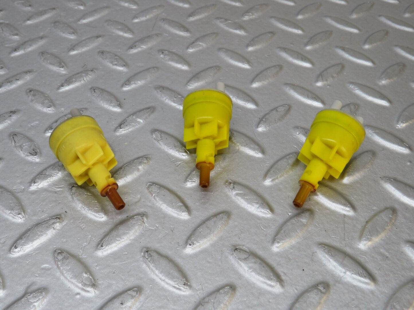 36902 Mercedes-Benz C126 420SEC Coupe Vacuum Check Valve Set 1268000078 1268000478