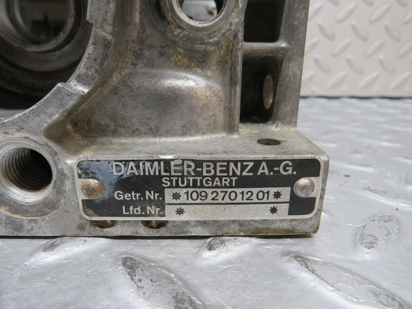 37679 Mercedes-Benz W109 300SEL Automatic Gearbox Housing 1152712601 1092701201