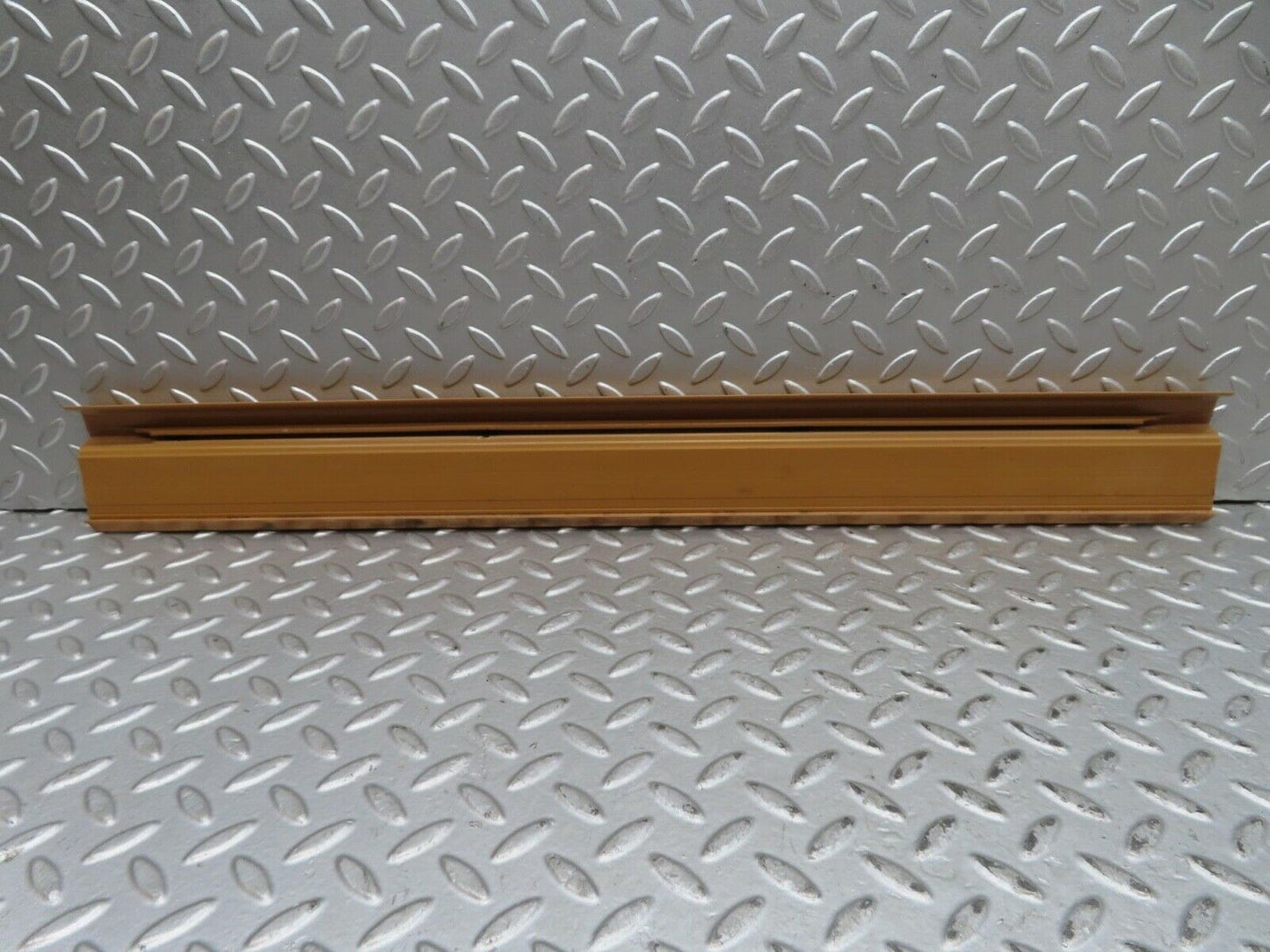 15853 Mercedes-Benz W123 280E Front Right Door Sill Trim Beige
