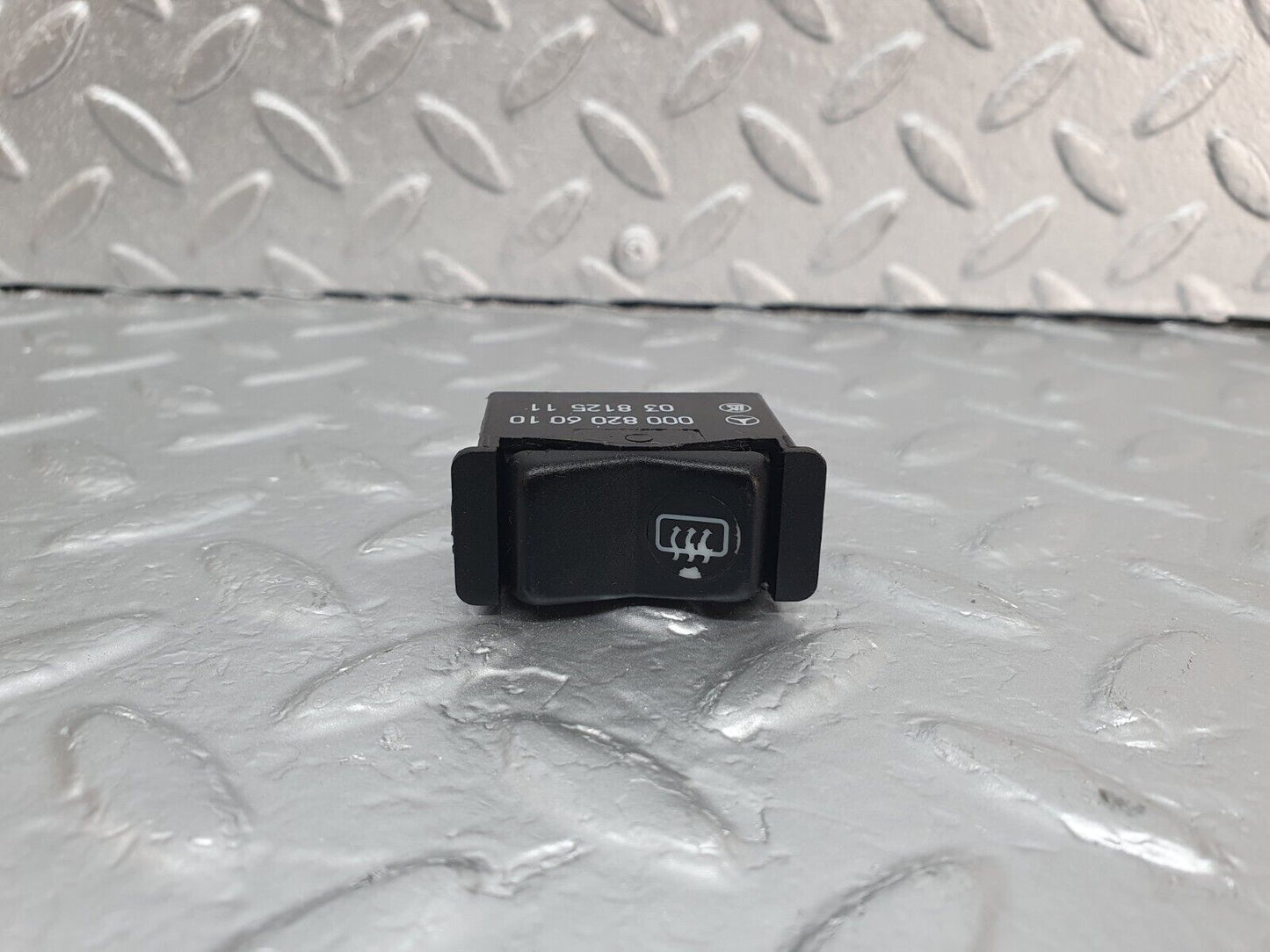42954 Mercedes-Benz W201 190 2.0L Rear Heated Window Switch 0008206010
