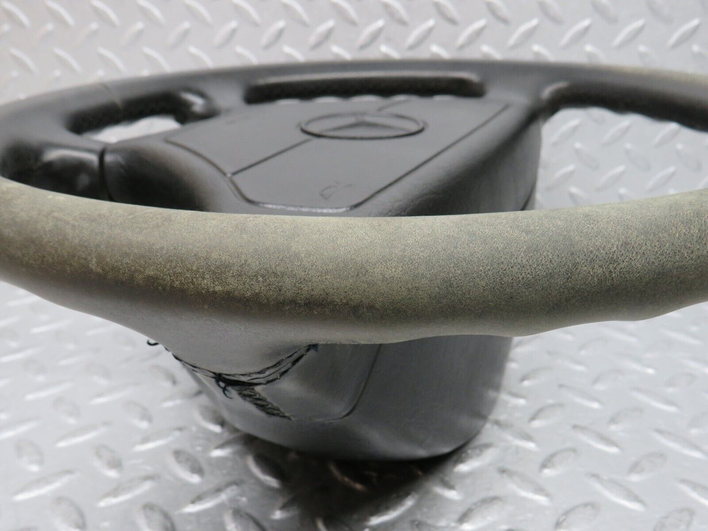 37845 Mercedes-Benz A124 320E Cabriolet Steering Wheel 507294