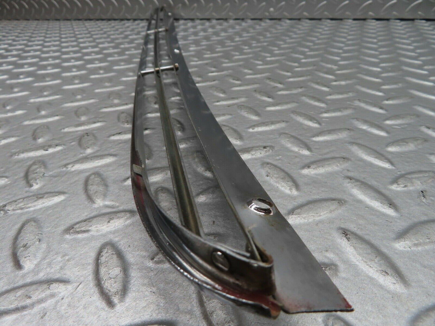 18449 Mercedes-Benz W111 220SE Coupe Air Intake Chrome Grill