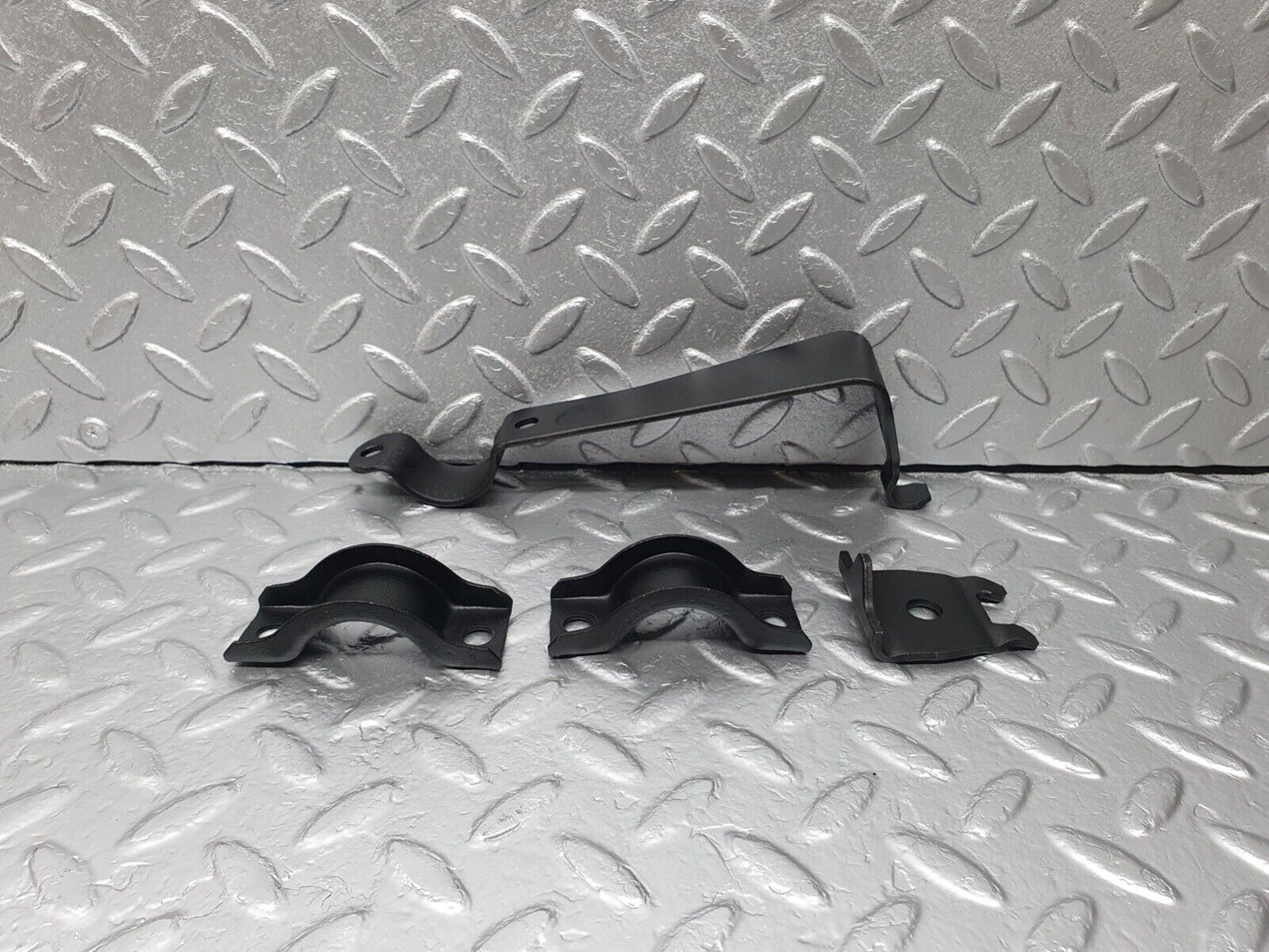 42981 Mercedes-Benz W201 190 Anti Roll Bar Holder Bracket Front Left