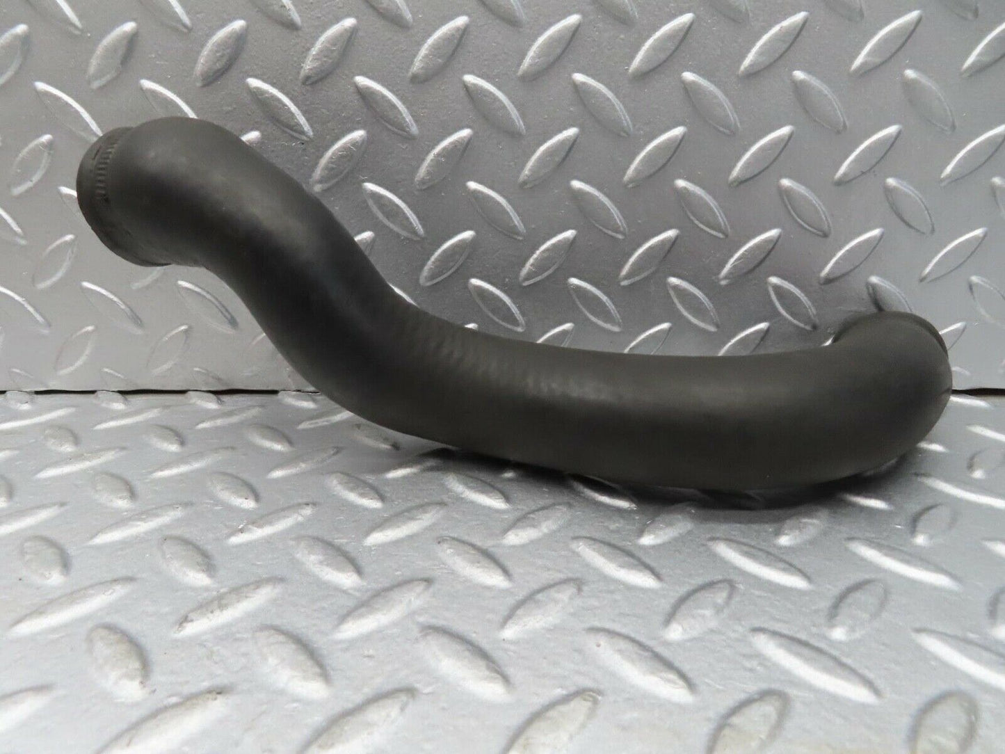 14135 Mercedes-Benz C107 280SLC Radiator Coolant Hose 1075010282