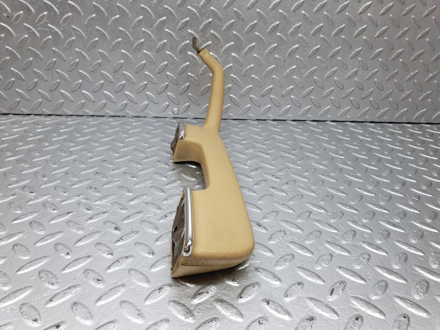 43890 Mercedes-Benz C123 230CE Coupe Front Left Interior Door Handle Beige 1239701701