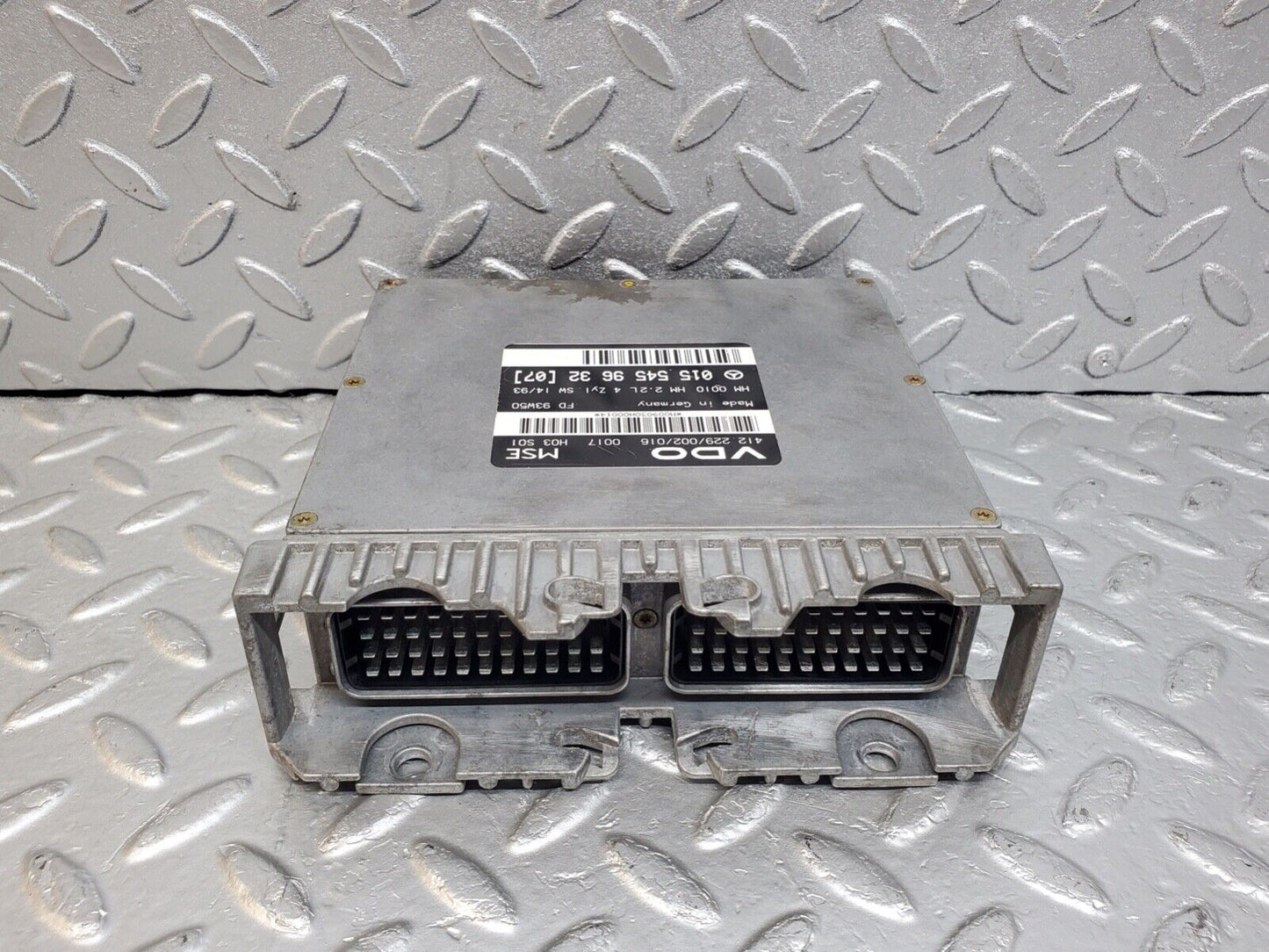 44626 Mercedes-Benz W124 220E Engine Control Unit VDO 0155459632