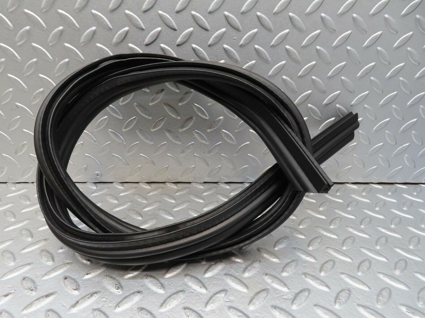 15181 Mercedes-Benz W140 S320 Firewall Bulkhead Rubber Seal