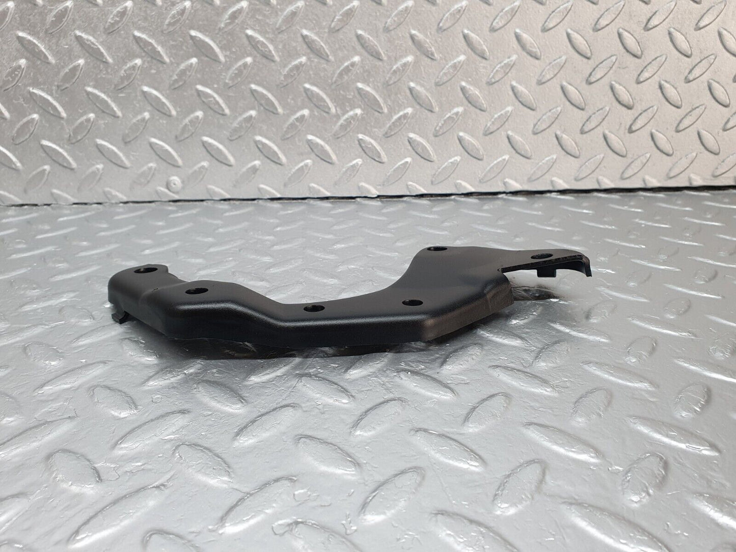42929 Mercedes-Benz W201 190 2.0L Power Steering Pump Bracket