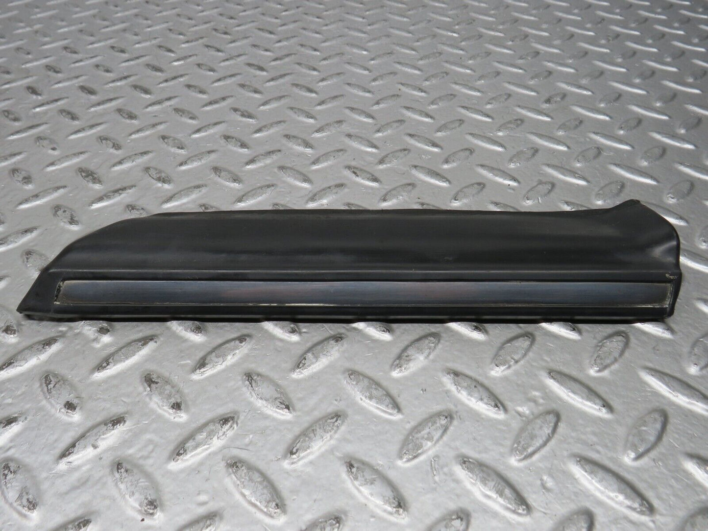 28617 Mercedes-Benz W123 280E Front Right Fender Wing Lower Moulding Trim