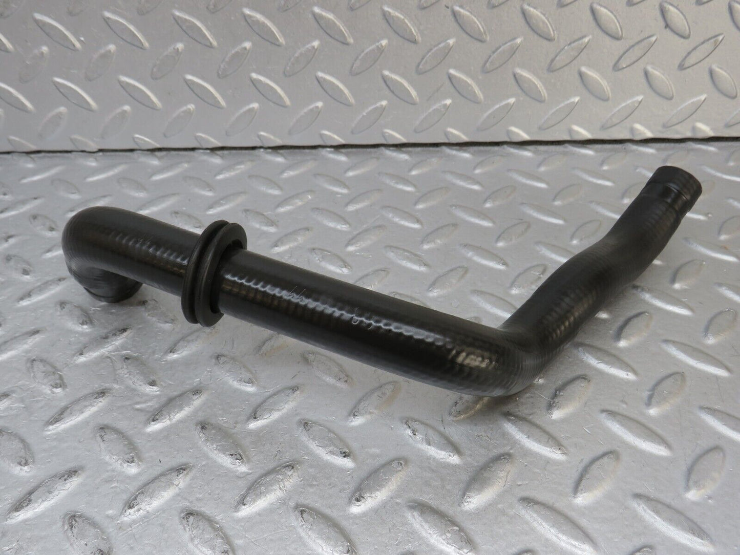 36524 Mercedes-Benz W201 190E Heater Hose Pipe 2018321294